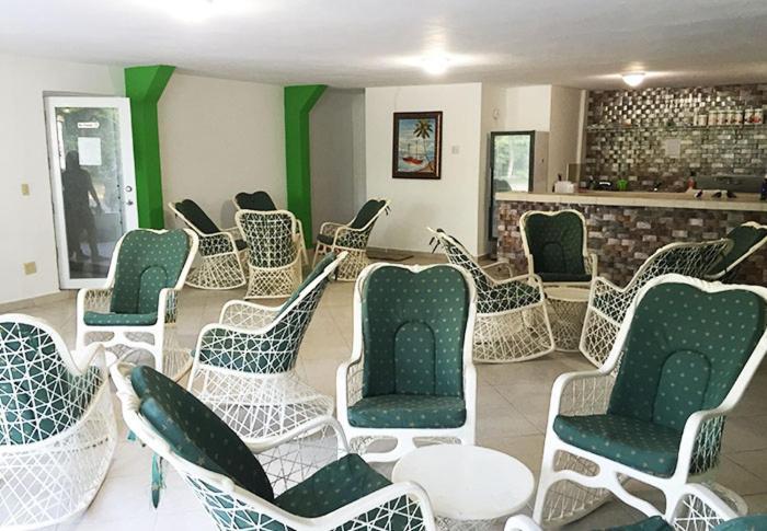 Levimar Guest House Levittown Extérieur photo